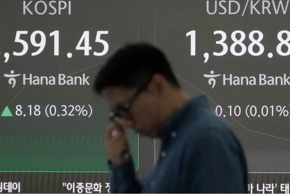 Stock market today: Global shares rise and the yen dips after Japan's ruling party loses majority