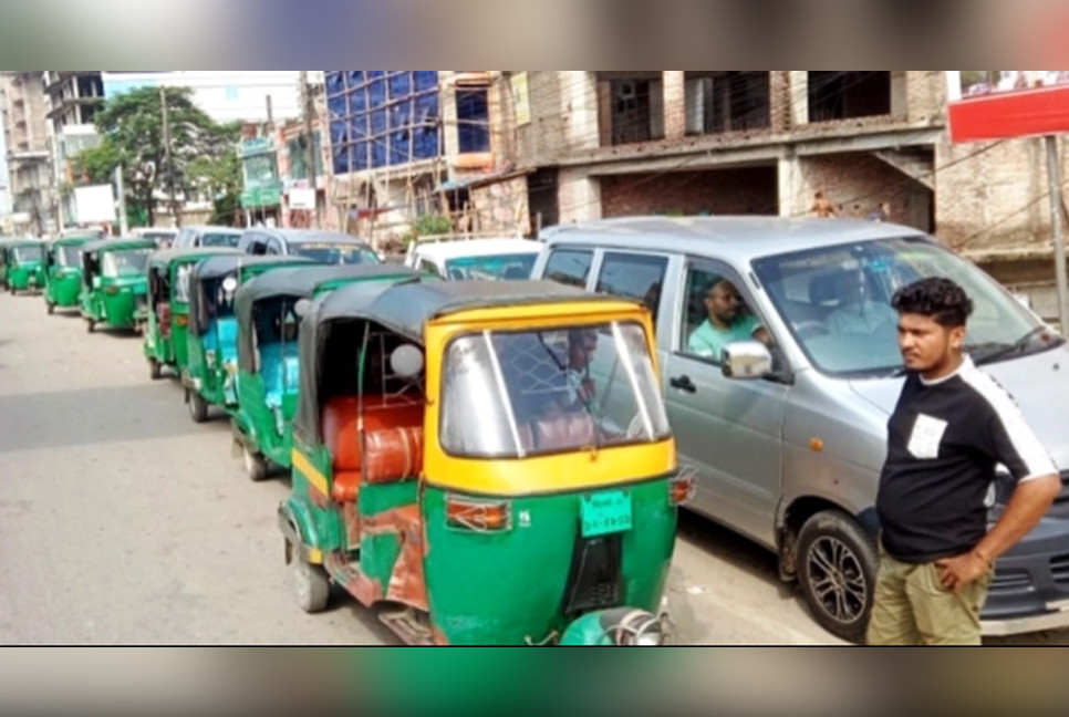 Monthly gas crisis hits CNG filling stations in Sylhet