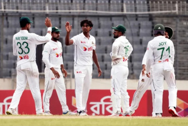 South Africa send Bangladesh to field