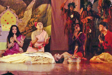 ‘Boner Meye Pakhi’ at Shilpakala today