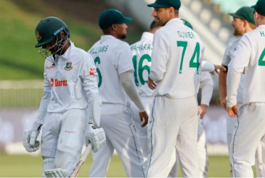 Bangladesh crumble for 159, South Africa enforce follow-on