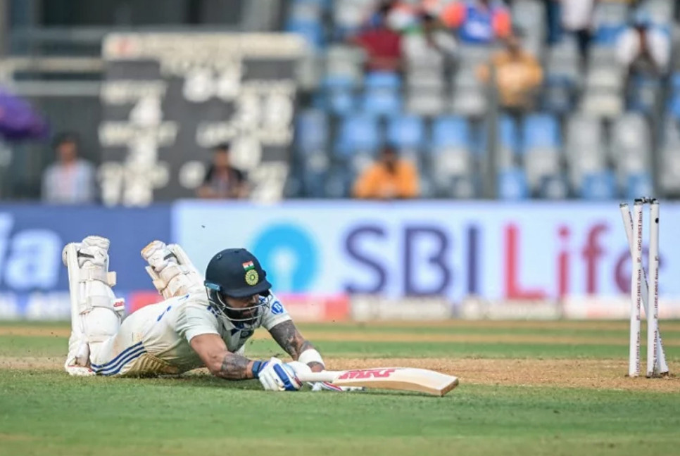 India limp to 86-4 as spinners dominate