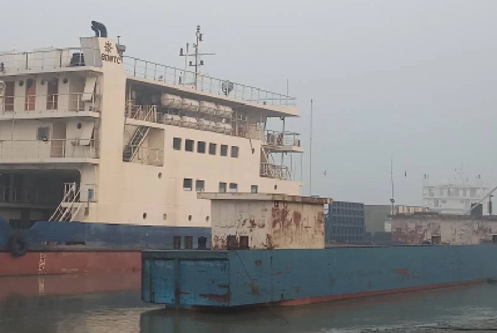 Ferry services on Aricha-Kazirhat route suspended