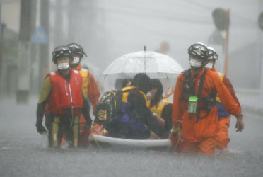 Japan urges 200,000 people to evacuate due to landslide and flood risks