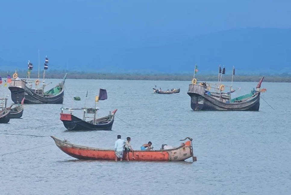 Arakan Army abducts 20 Bangladeshi fishermen