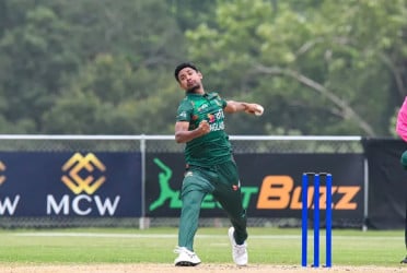 Afghanistan struggling under Mustafizur's bowling attack