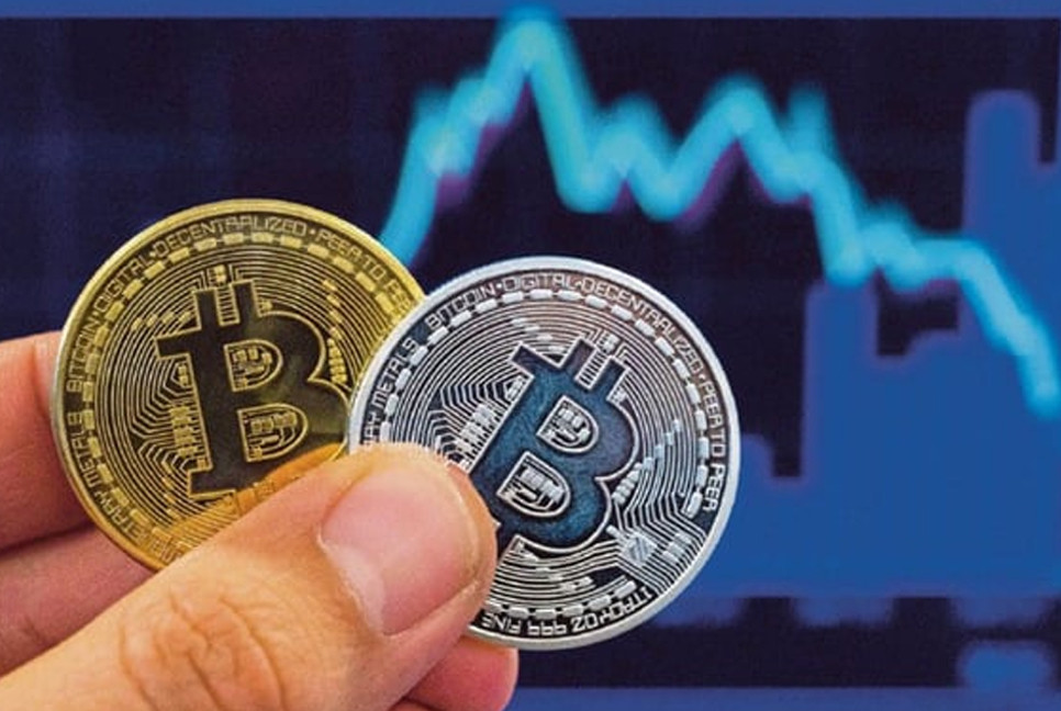 Equities fluctuate, bitcoin hits record as traders weigh Trump 2.0