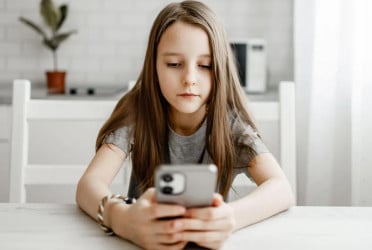 Australia to ban social media for children under 16