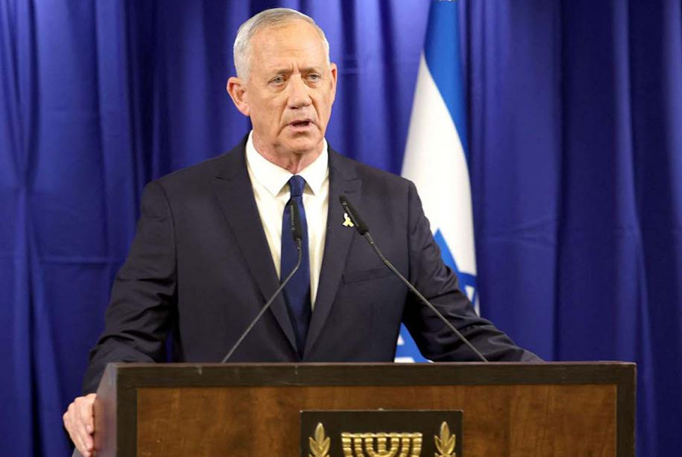 Israeli defence minister officially steps down