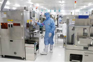 China's chip industry eyes new alliances and hiring boost to counter Trump-era challenges