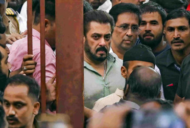 Amid death threats, Salman shoots for Sikandar in Hyderabad