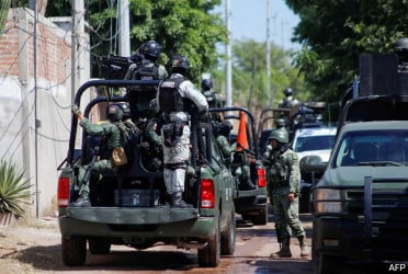 Gunmen kill 10 in central Mexico bar attack