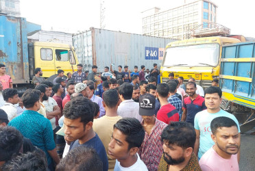 Garment workers again block Dhaka-Mymensingh highway demanding payment of overdue wages