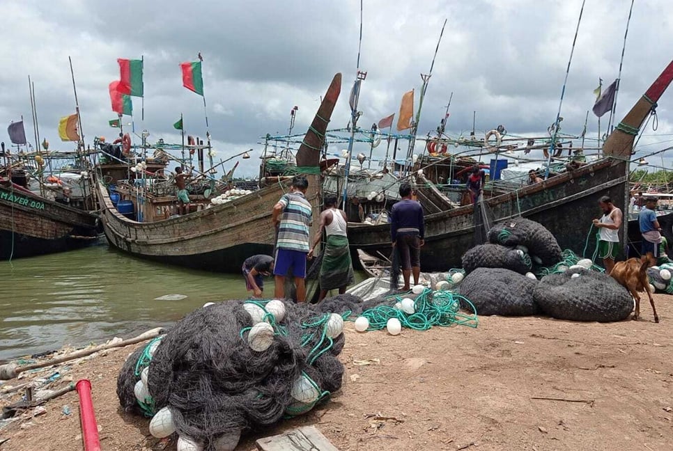 Fishermen need permits to fish in the sea