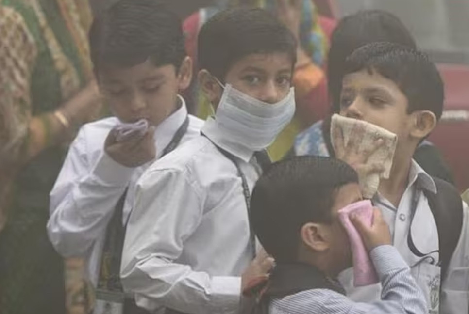 Primary schools in Delhi closes and shift to online classes due to severe air pollution