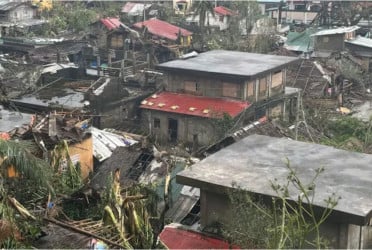 Latest typhoon batters Philippines, causing tidal surges