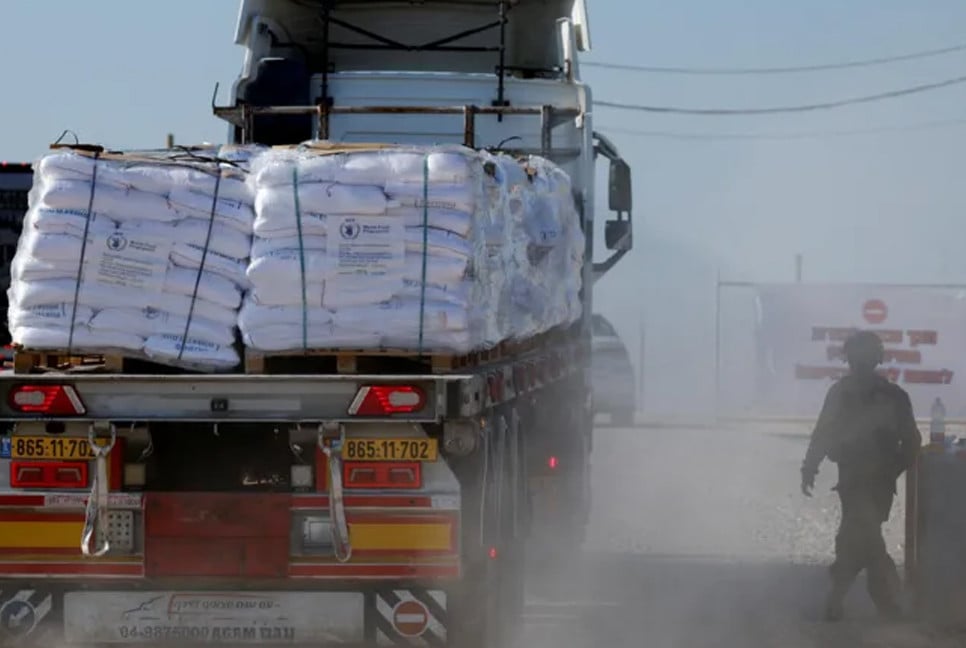 Almost 100 Gaza food aid lorries violently looted, UN agency says