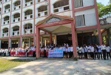 Bashundhara Shuvosangho supports human chain against attack on students