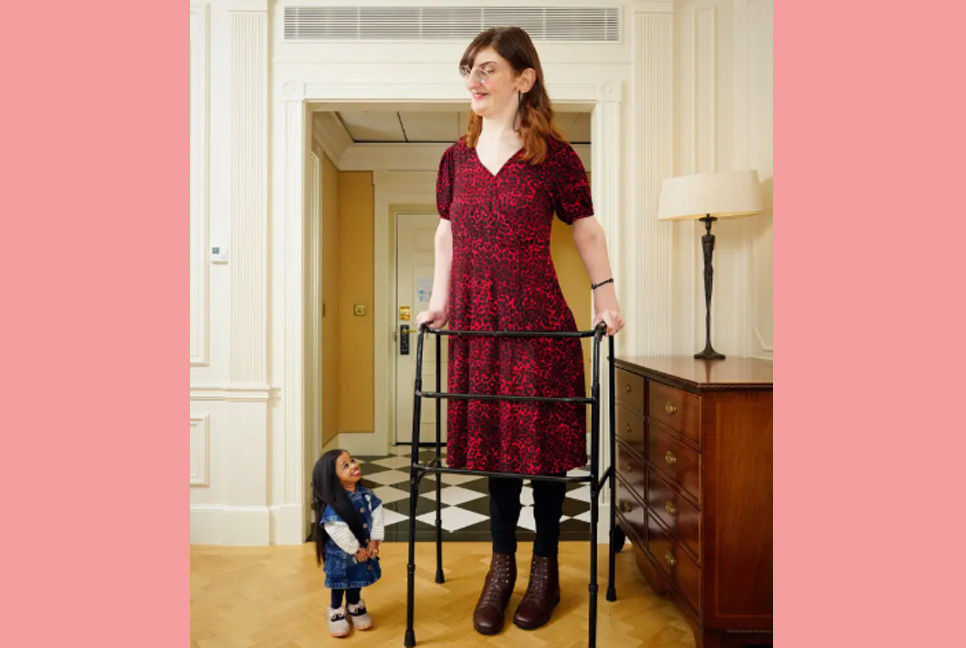 World's tallest and shortest women share tea in London