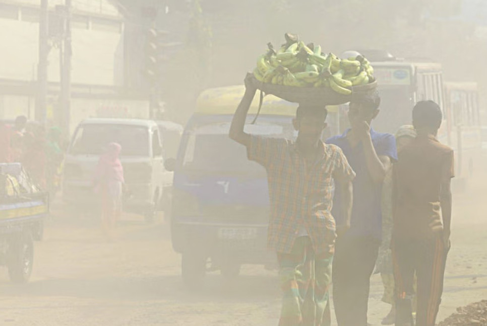 Dhaka ranks 3rd worst globally on Saturday morning