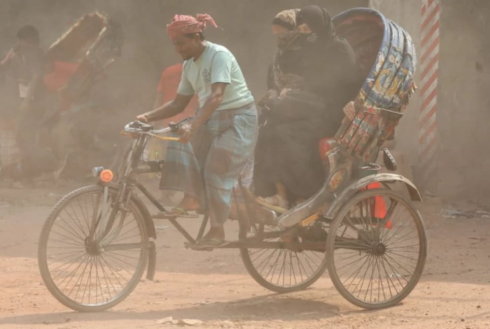 Dhaka’s air ‘unhealthy’ Sunday morning