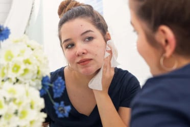 How safe are facial wipes for your skin?