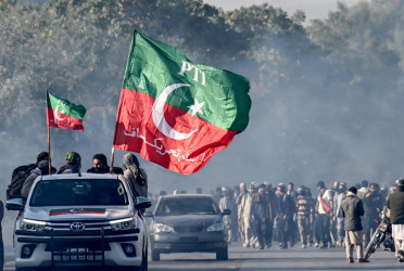 Khan supporters march to Islamabad demanding his release