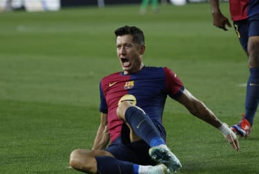 Lewandowski scores 100th UCL goal as Barca beat Brest