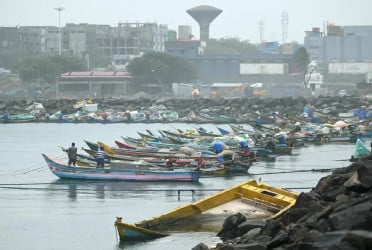 Sri Lanka children missing in floods, likely cyclone approaches India