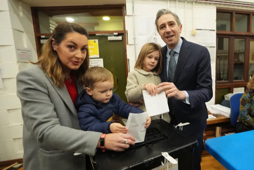 Ireland votes in tight parliamentary election