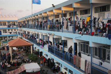 Over 415,000 in Gaza sheltering in UNRWA school buildings