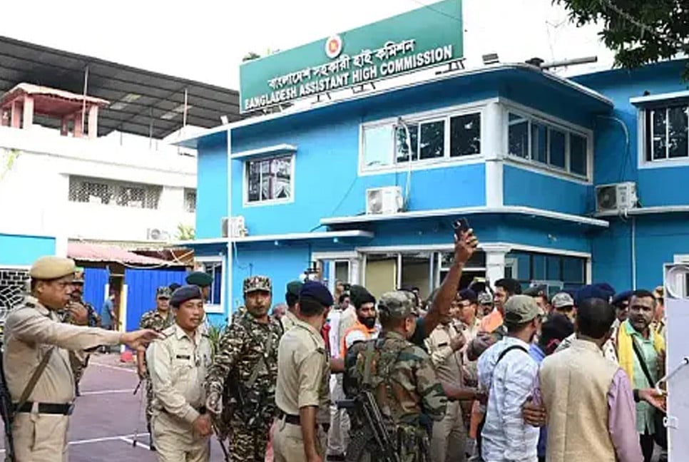 3 cops suspended, 7 people held over Agartala incident