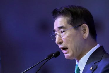 S Korean president accepts defense minister’s resignation