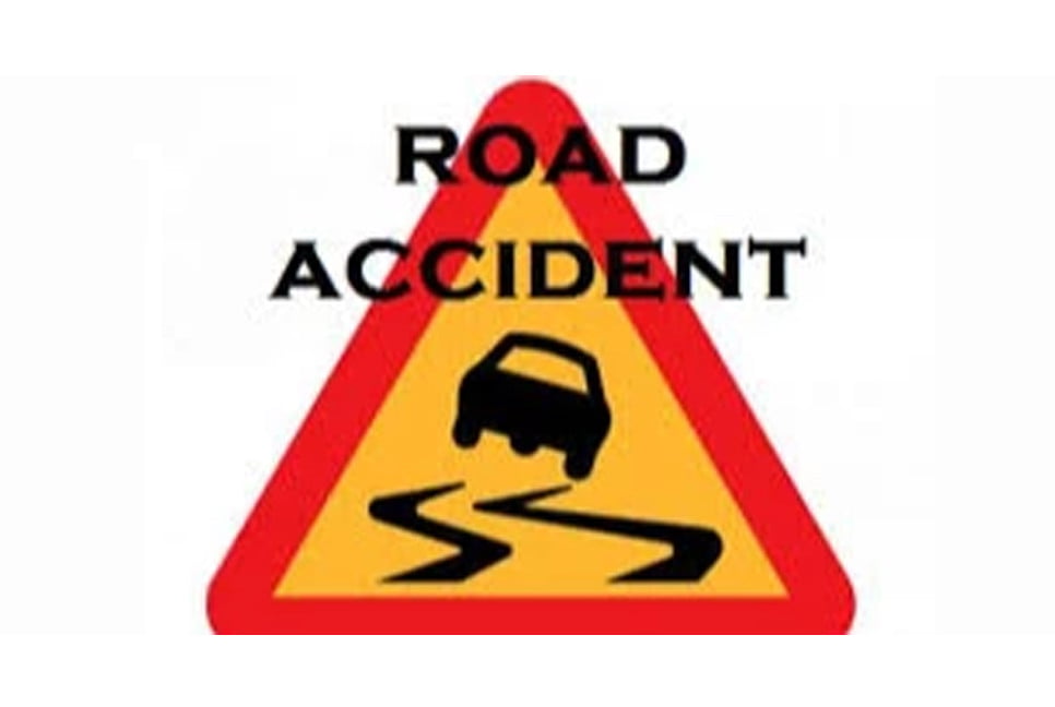 Four dead, 20 injured in bus-truck collision on Dinajpur highway