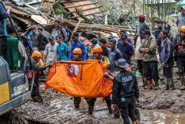 5 dead, 7 missing in Indonesia floods, landslides