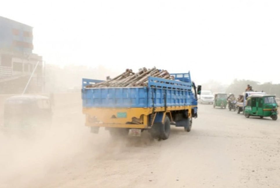 The most polluted air floating in the morning Dhaka repeatedly