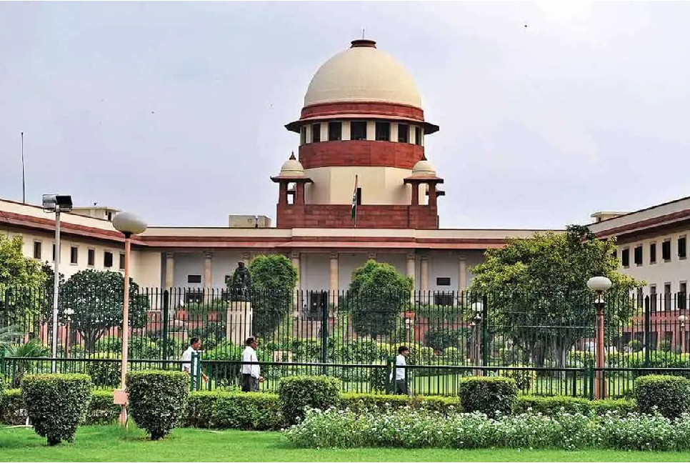 Judges should stay away from social media: Supreme Court of India