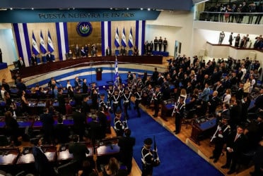 Human Rights Watch warns new El Salvador laws threaten free expression, privacy