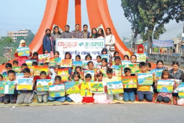 Drawing competition for students marking Victory Day