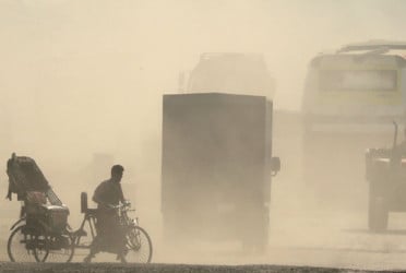 Dhaka ranks 3rd for worst air quality on Sunday morning