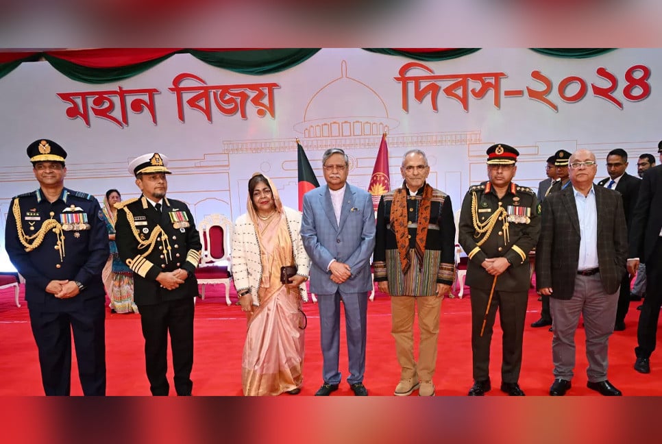 President hosts Victory Day reception at Bangabhaban