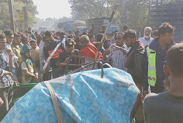 5 dead in Kishoreganj lorry-auto collision