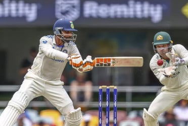 India trails Australia by 203 runs on the 4th day of the 3rd test