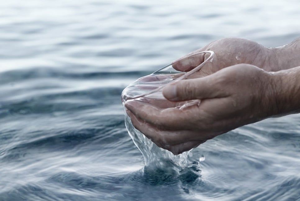 Scientists unveil solar-powered method to convert saline water into drinkable