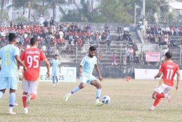 Defending champions Bashundhara suffered a 0-1 loss to Abahani