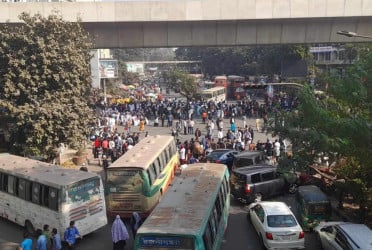 Postgrad doctors block Shahbagh demanding stipend hike