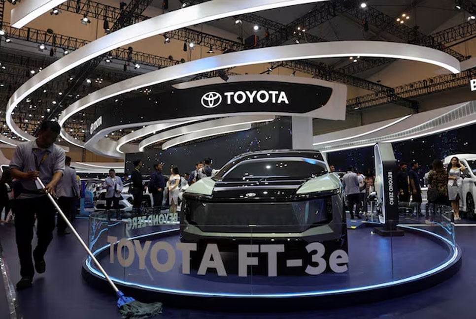 Toyota’s global production declines for 10th month despite rising sales