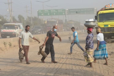 Dhaka’s air ‘unhealthy’ this morning