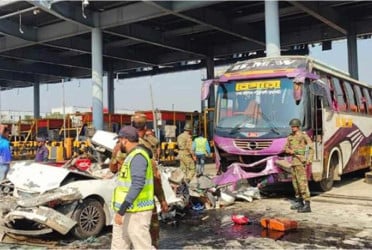 Bus crushes vehicles on Dhaka-Mawa Expressway, 5 killed