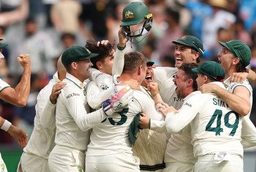 Australia beat India by 184 runs, take 2-1 series lead